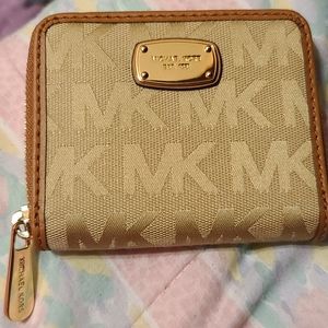 Michael kors wallet